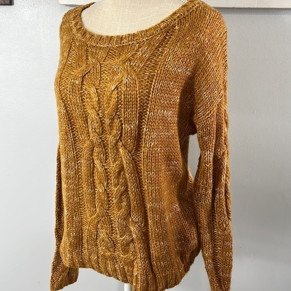 NWT LOVE TREE WOMEN'S KNIT CHIC & COZY SWEATER GOLD sz Large - Picture 2 of 5